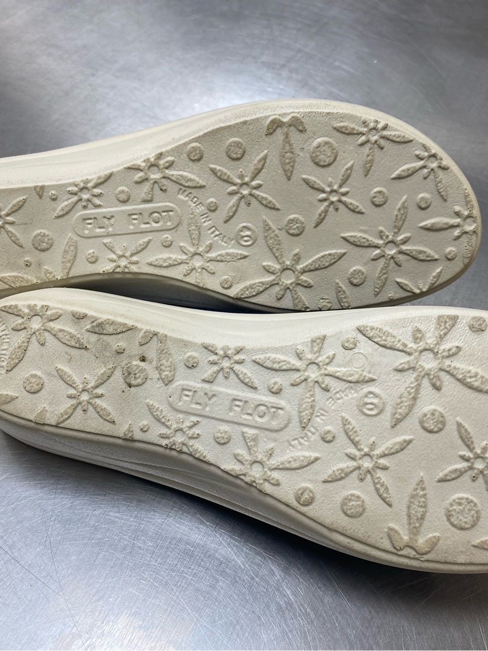 Women's Flyflot Navy Slide Sandals with Cushioned Anatomical Footbed Size 9-9.5 - Picture 4 of 4